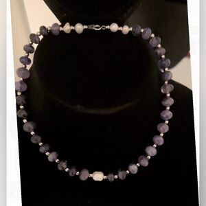 Nacklace of natural stones and natural pearls